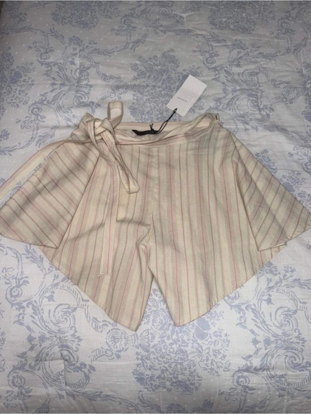 NWT Zara Striped Tie-Waist Shorts in Cream and Pink